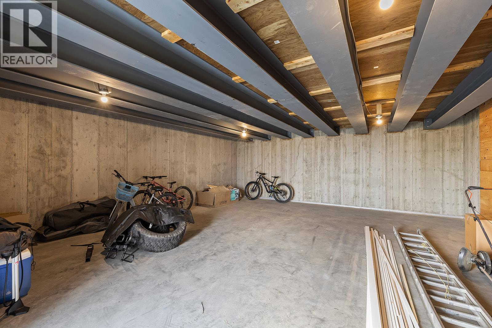 1547 McNaughton Road - 42