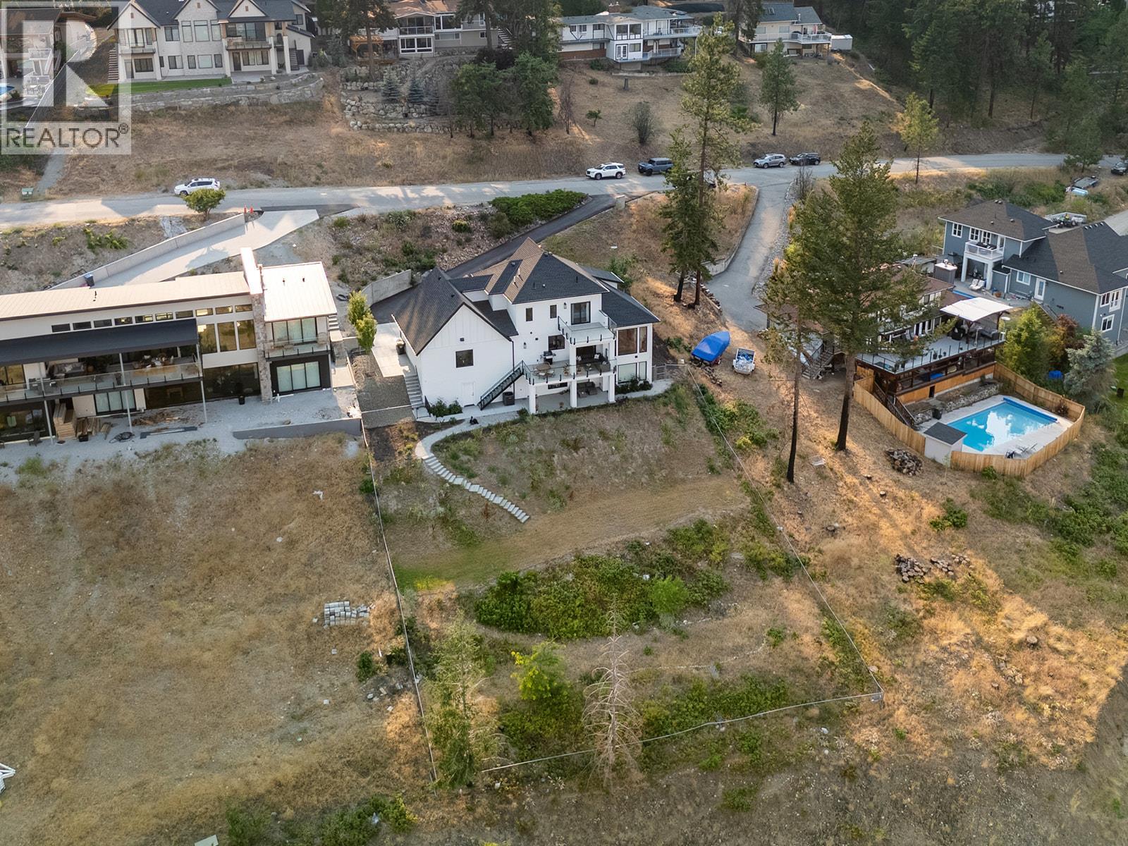 1547 McNaughton Road - 48