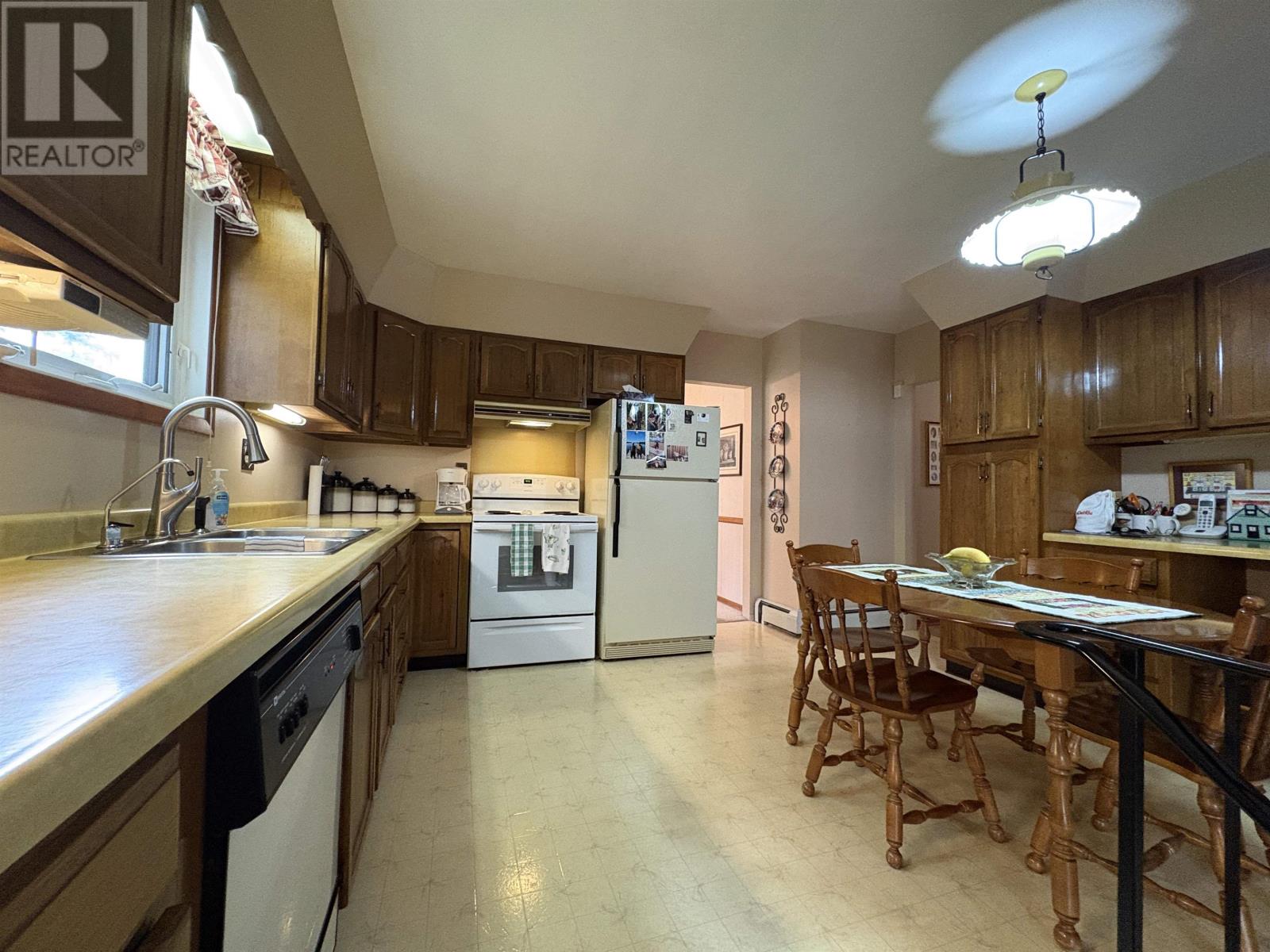 952 Russell BAY - 14