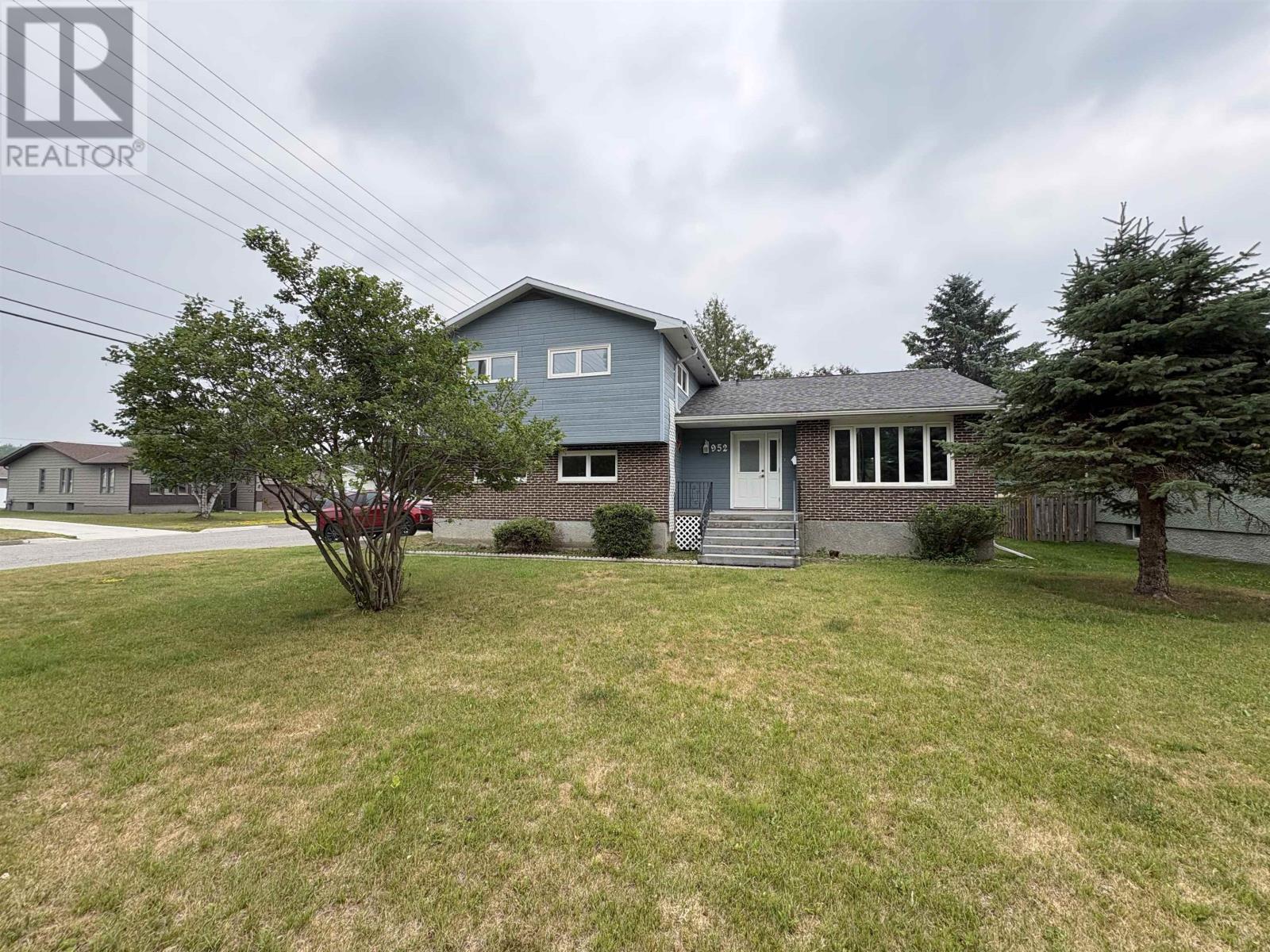952 Russell BAY - 2
