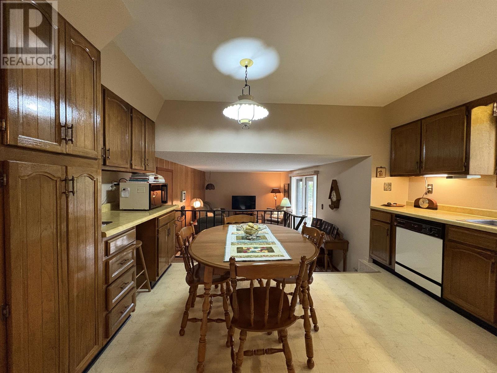 952 Russell BAY - 21