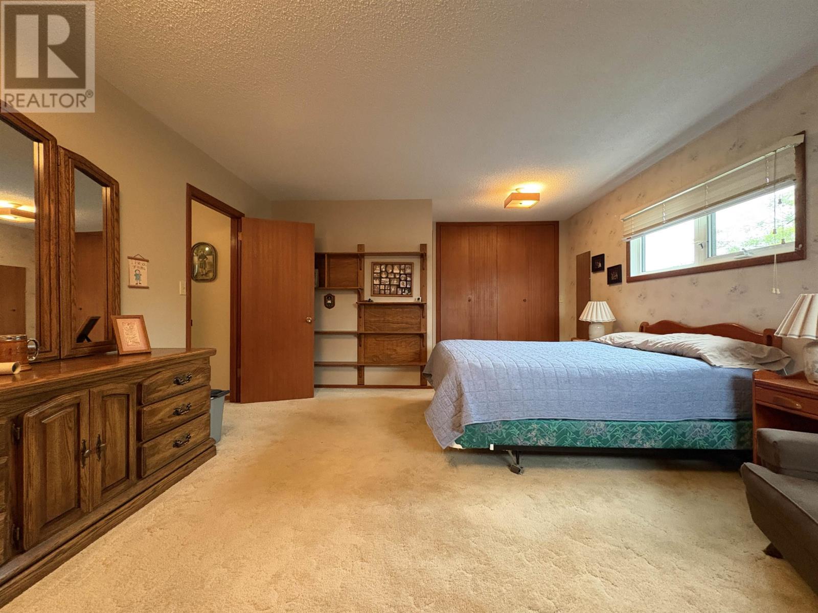 952 Russell BAY - 30