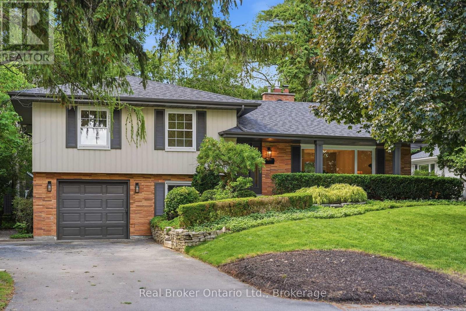 571 LEONARD COURT - 1