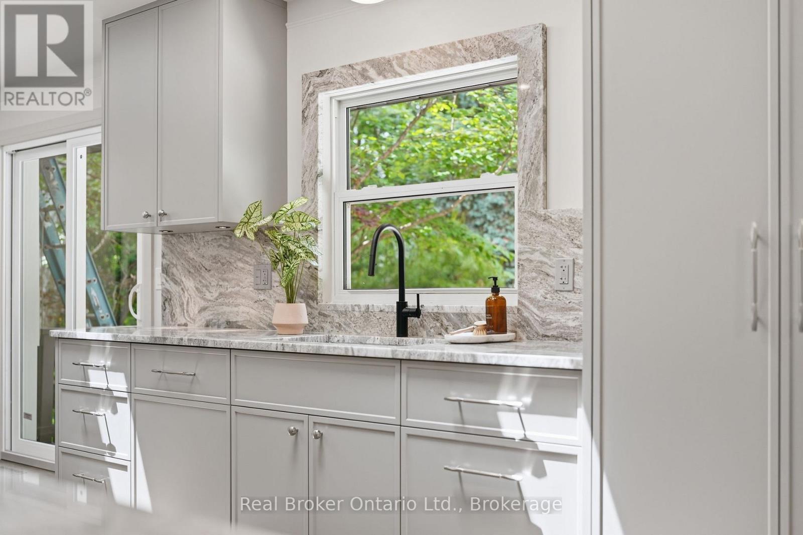 571 LEONARD COURT - 16
