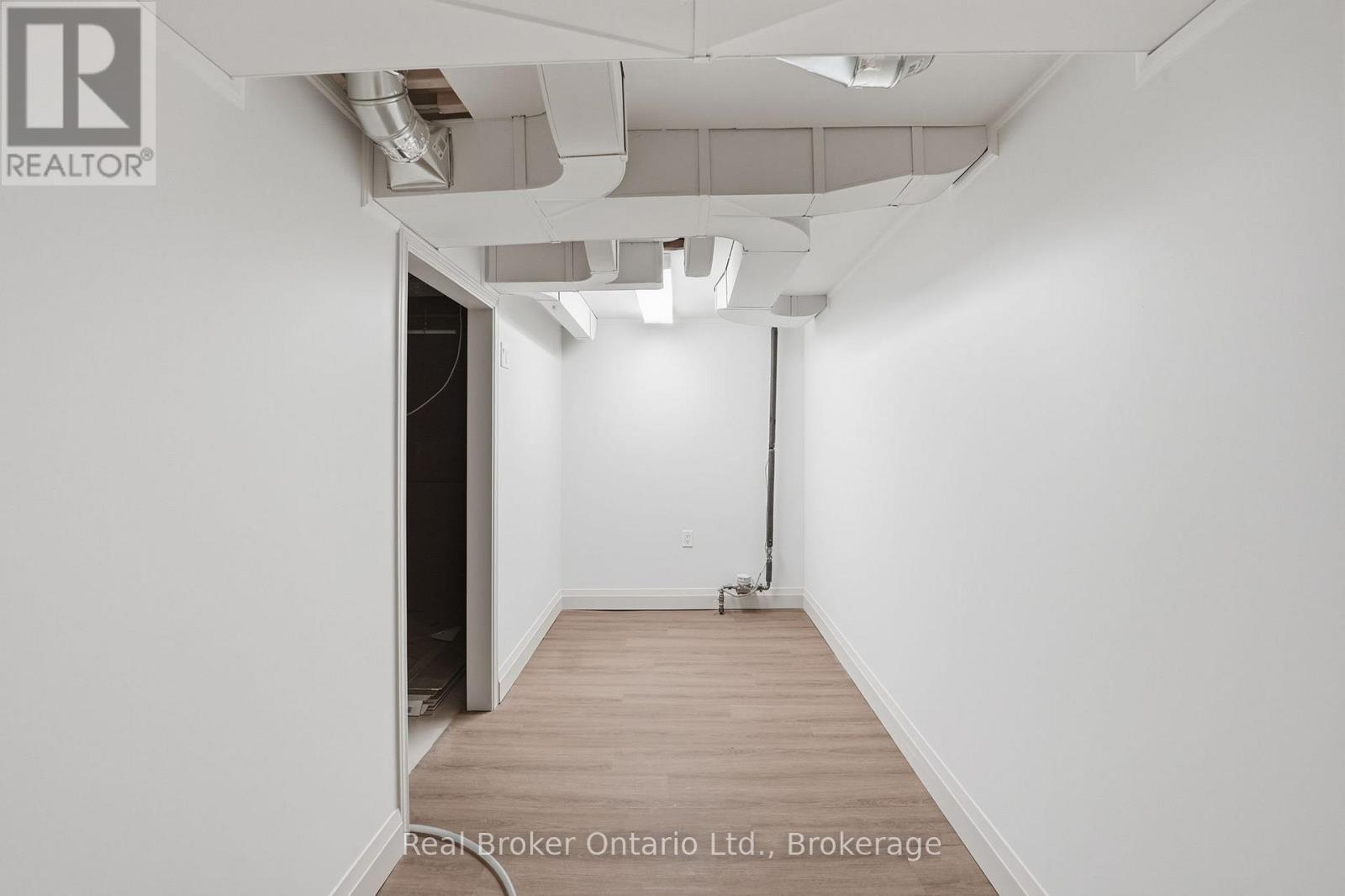 571 LEONARD COURT - 35