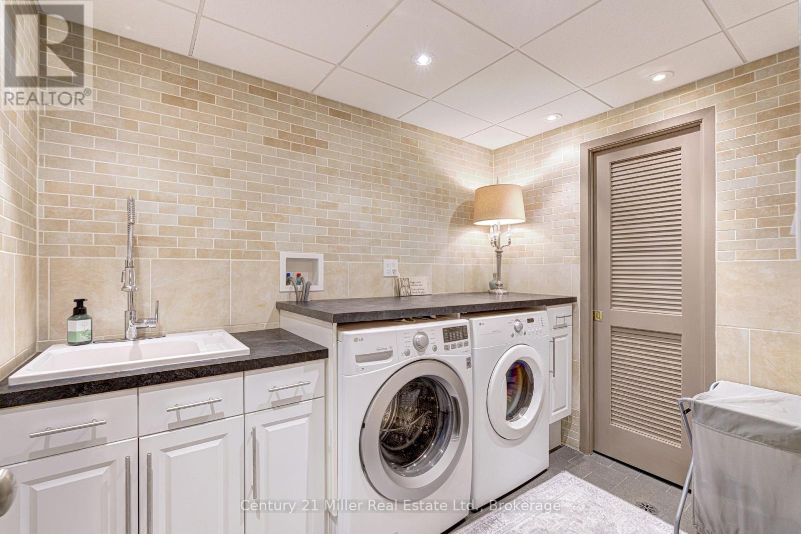 50 GREENSVIEW DRIVE - 37
