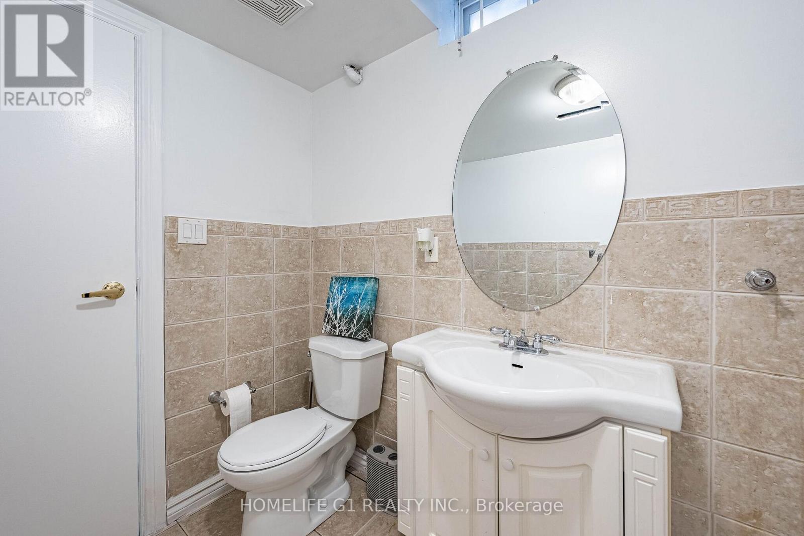 8 HOLGATE COURT - 35