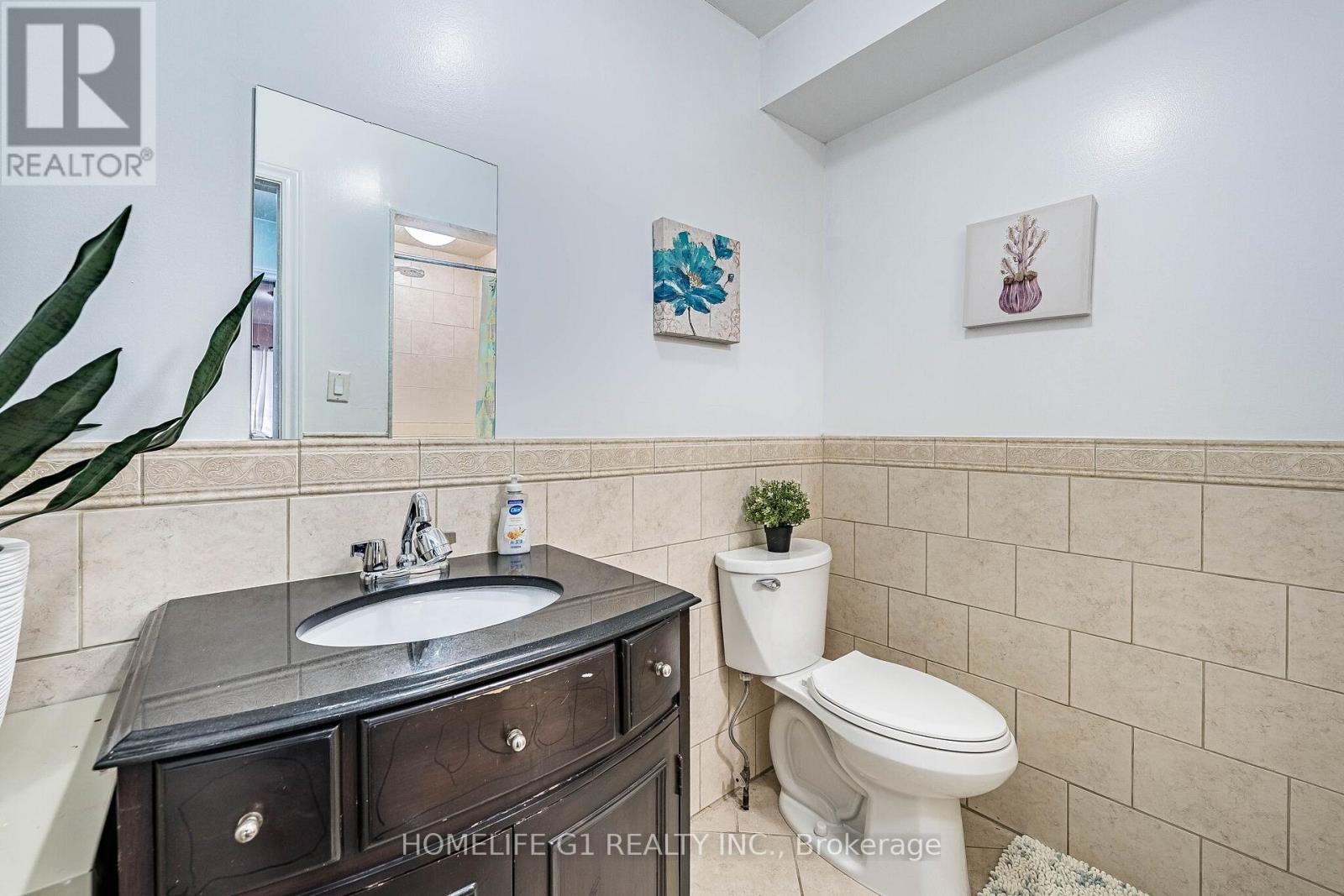 8 HOLGATE COURT - 19