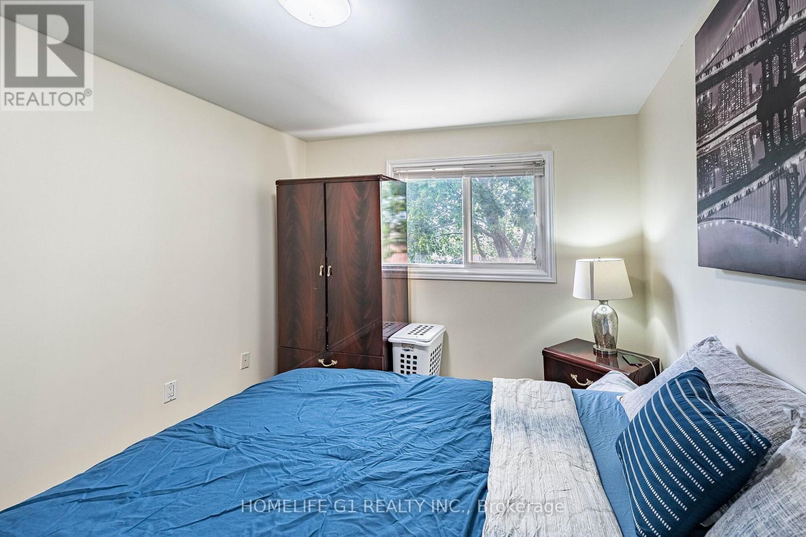 8 HOLGATE COURT - 24