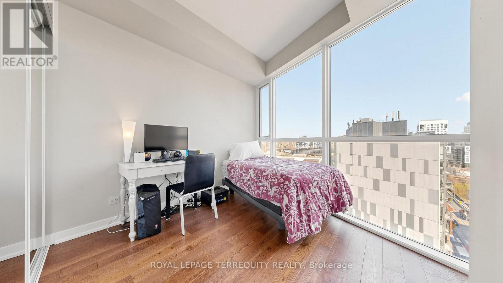 #1705 20 BRUYERES MEWS - Image 12