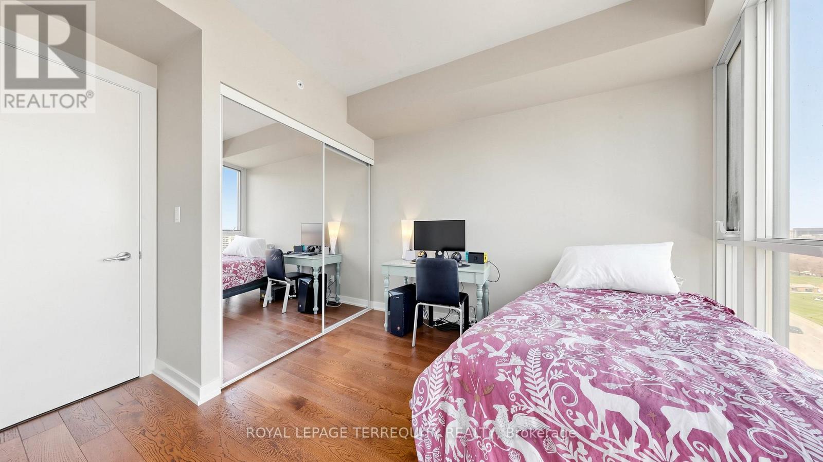 #1705 20 BRUYERES MEWS - Image 14