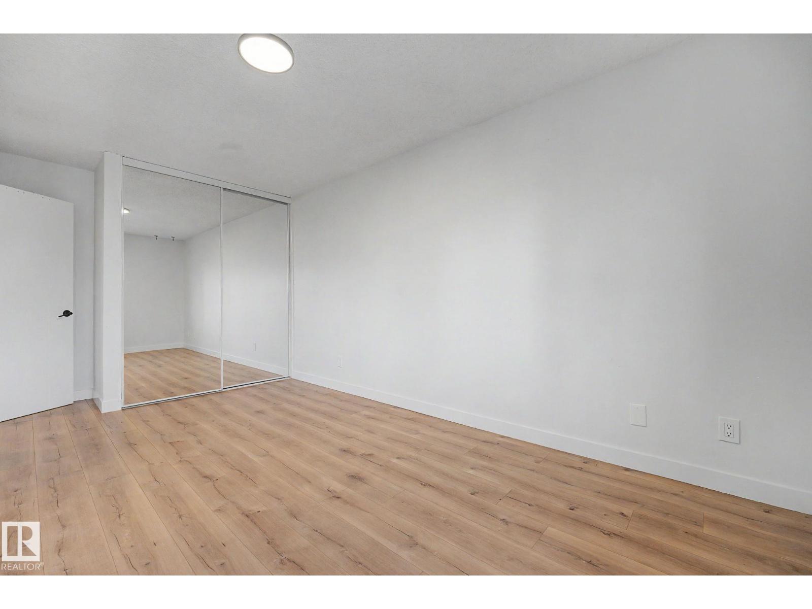 17084 67 AV NW - 22