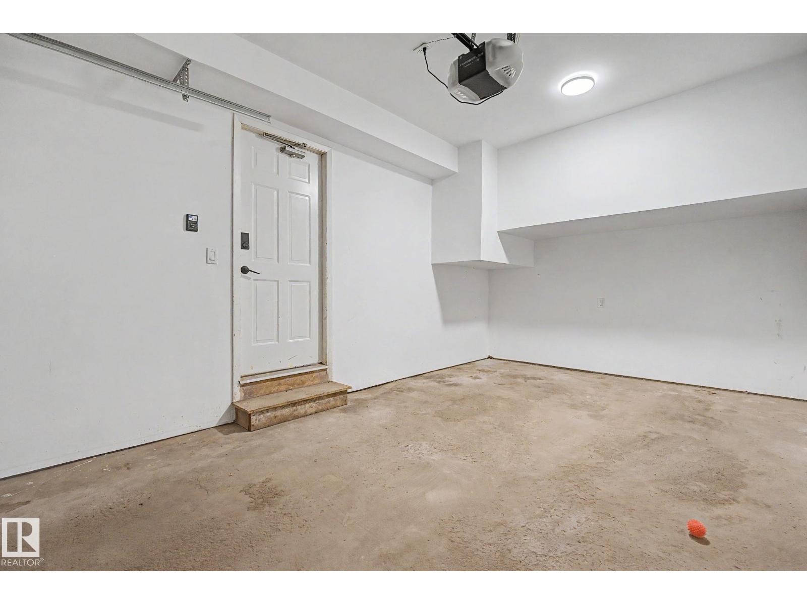 17084 67 AV NW - 32