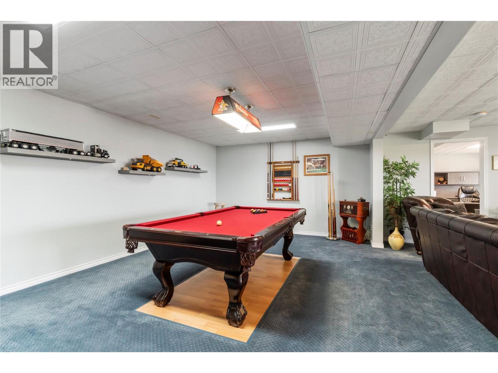 1406 Huckleberry Drive - 33