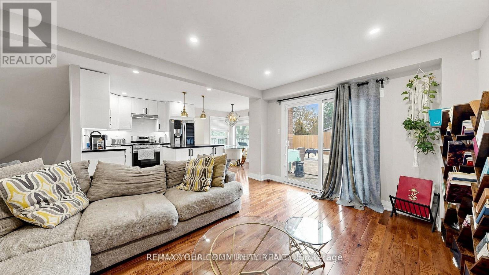 48 BEATTY CRESCENT - 12