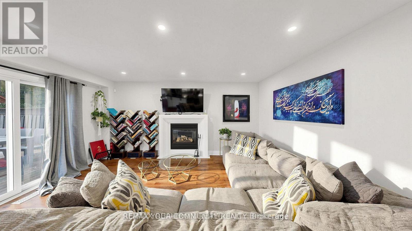 48 BEATTY CRESCENT - 13