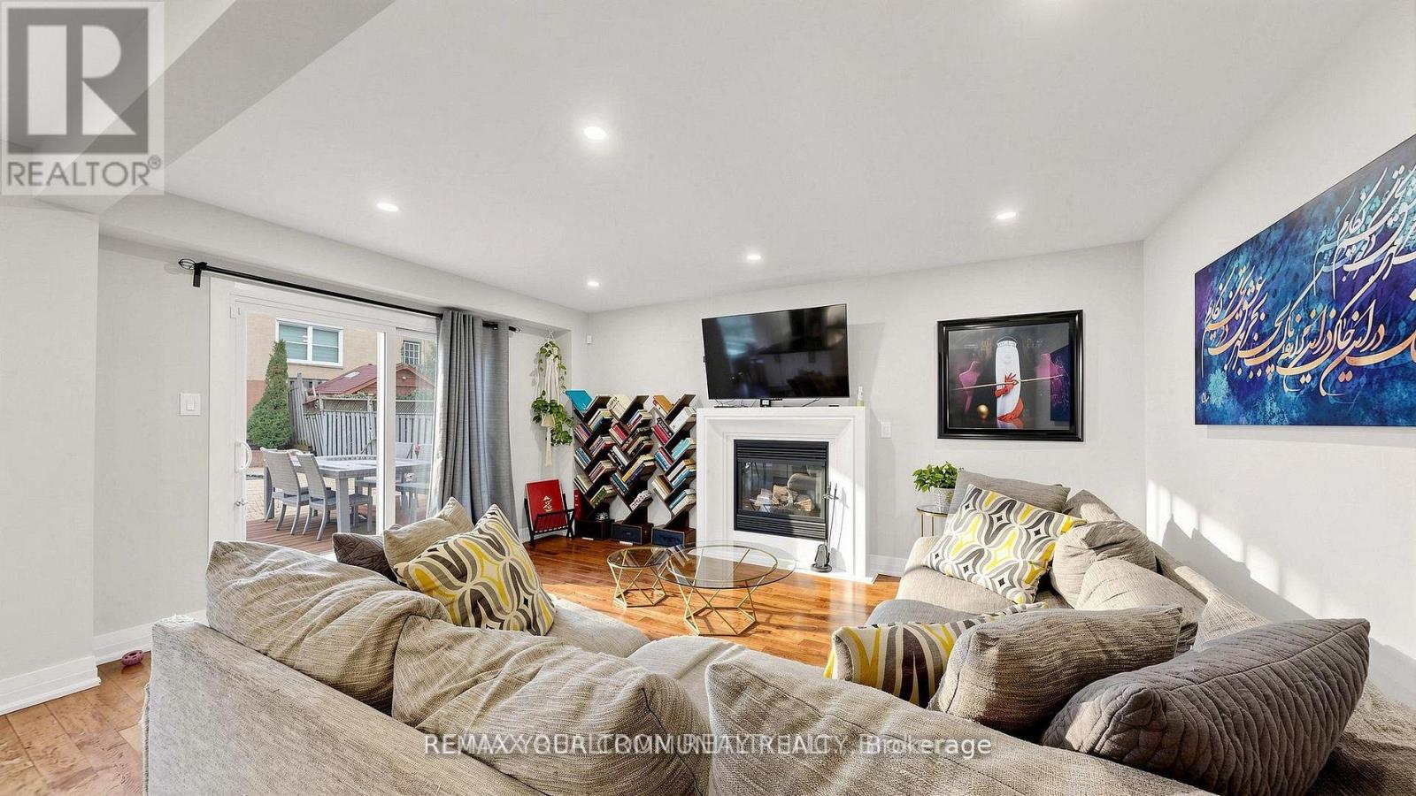 48 BEATTY CRESCENT - 14