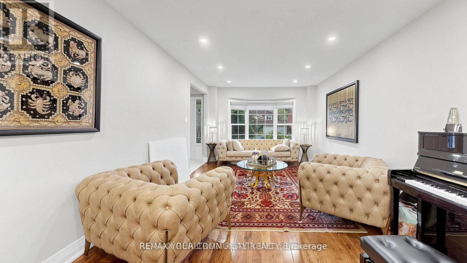 48 BEATTY CRESCENT - 17