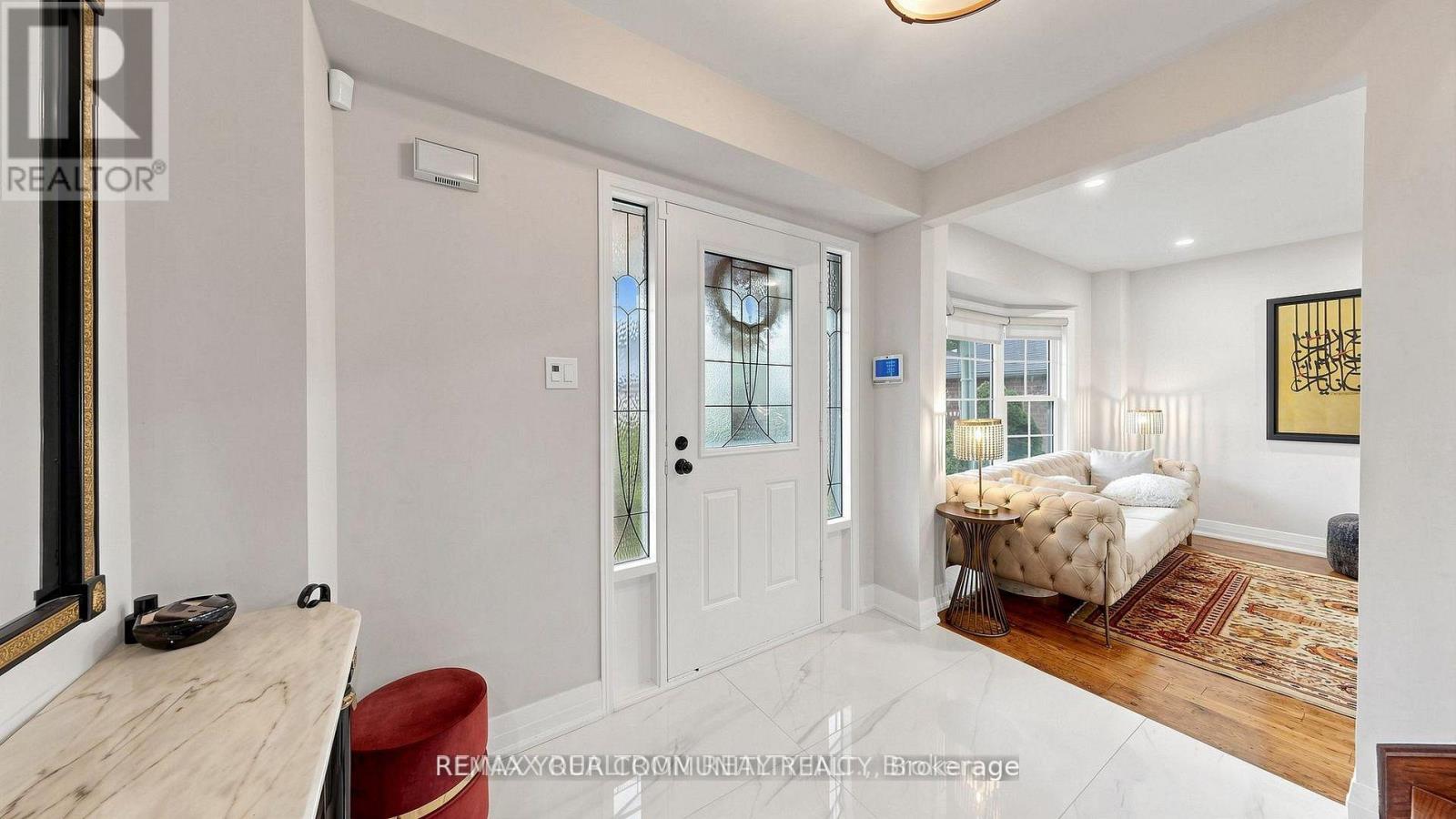 48 BEATTY CRESCENT - 2