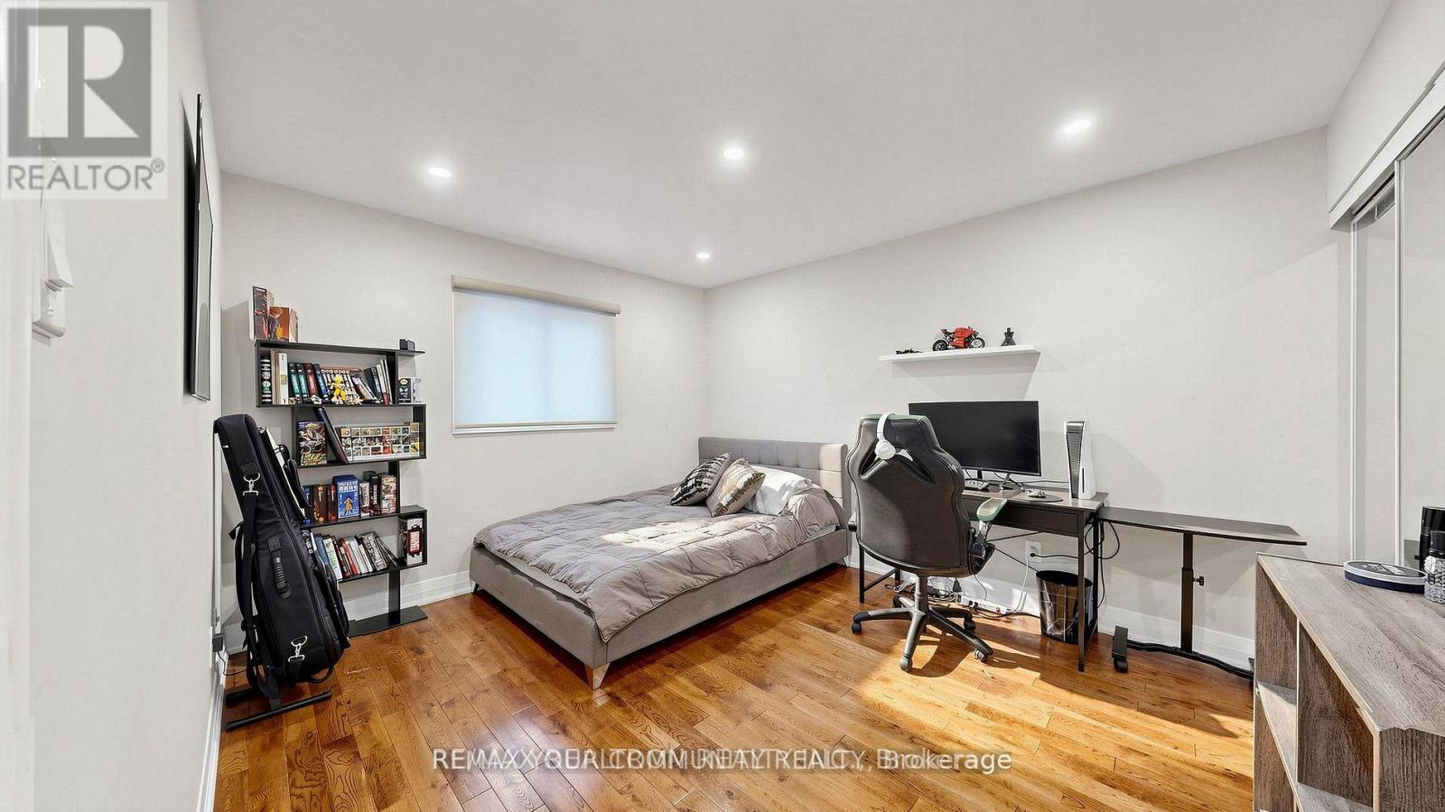 48 BEATTY CRESCENT - 22
