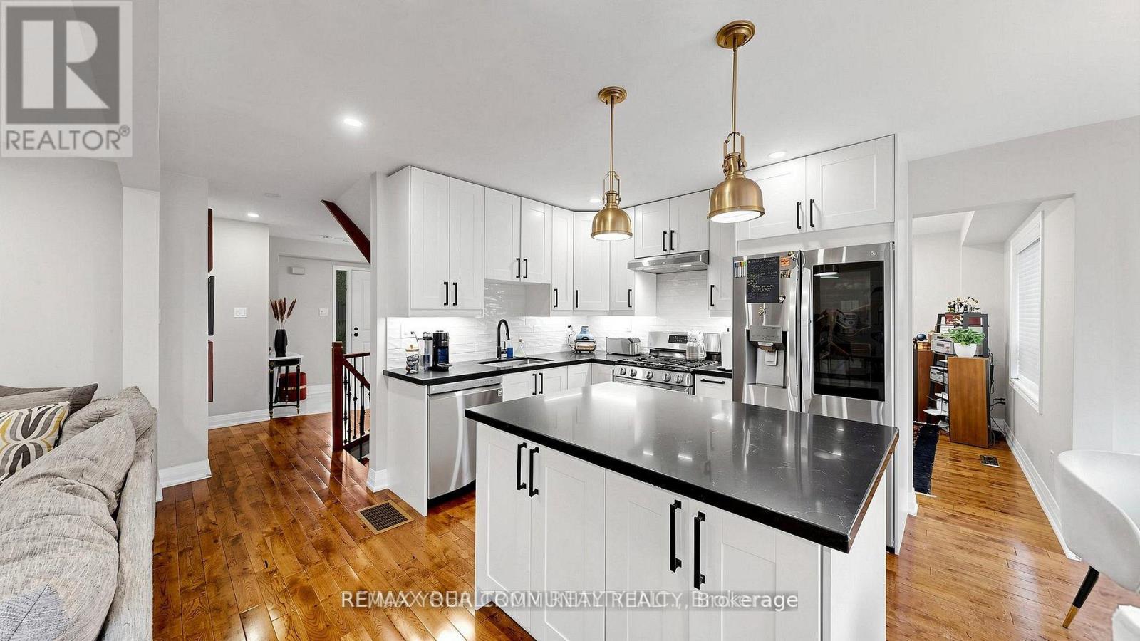 48 BEATTY CRESCENT - 7