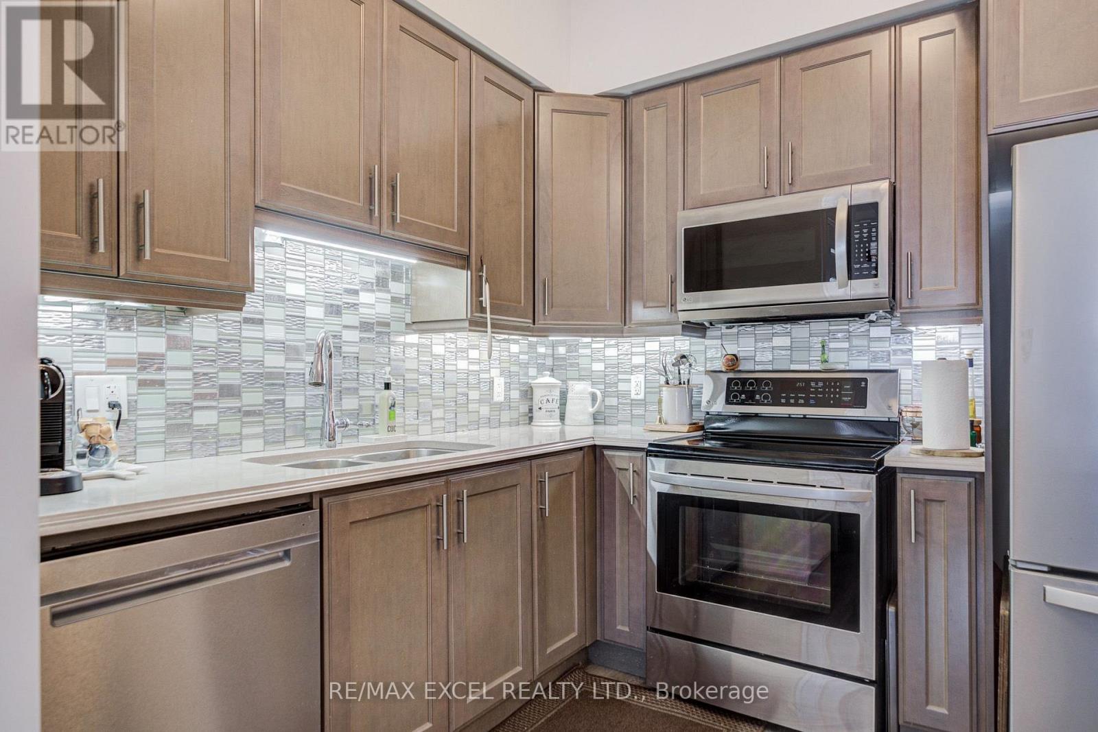 #103 2 ADAM SELLERS STREET - Image 18