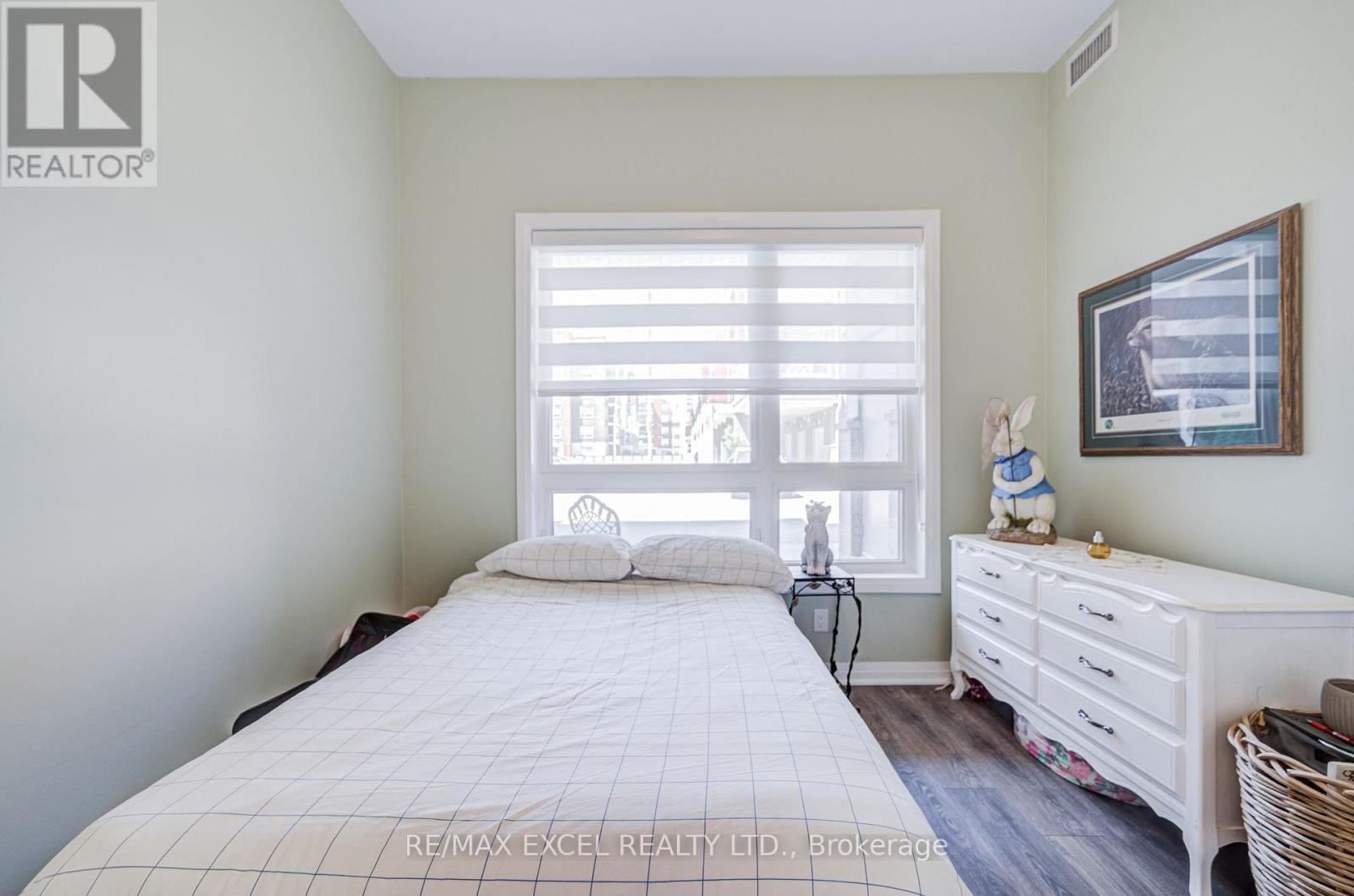 #103 2 ADAM SELLERS STREET - Image 26