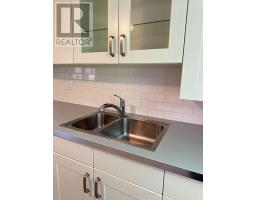 2nd Floor - 407 Woodbine Avenue, Toronto, ON M4L3P7 Photo 7