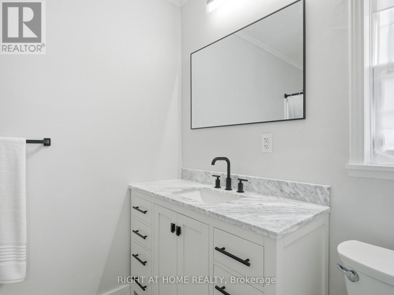 8168 LAIDLAW AVENUE - Image 23