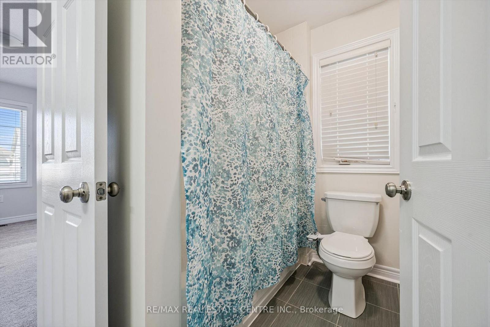 37 ZANETTA CRESCENT - 14