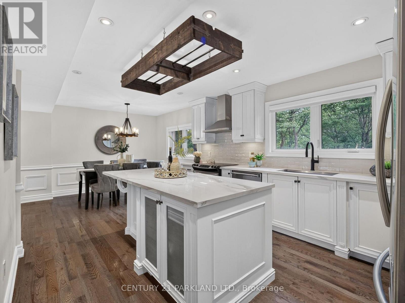 1302 HILLVIEW CRESCENT - 13