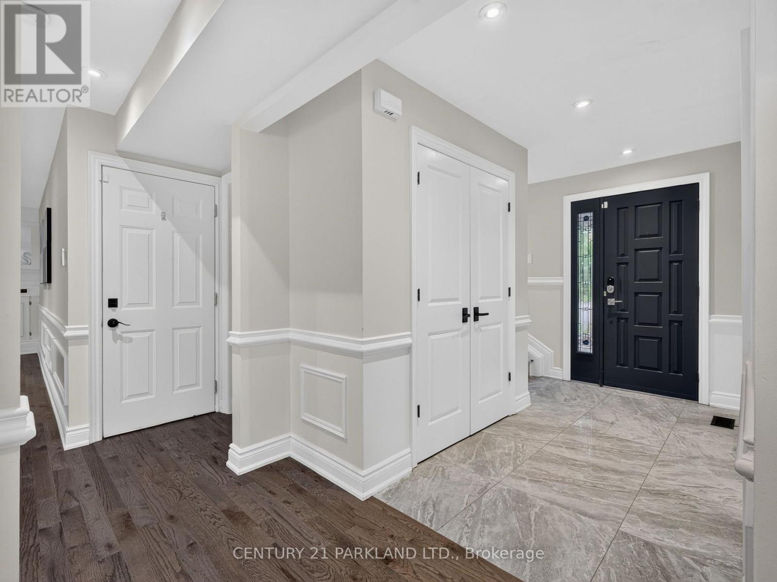1302 HILLVIEW CRESCENT - 16