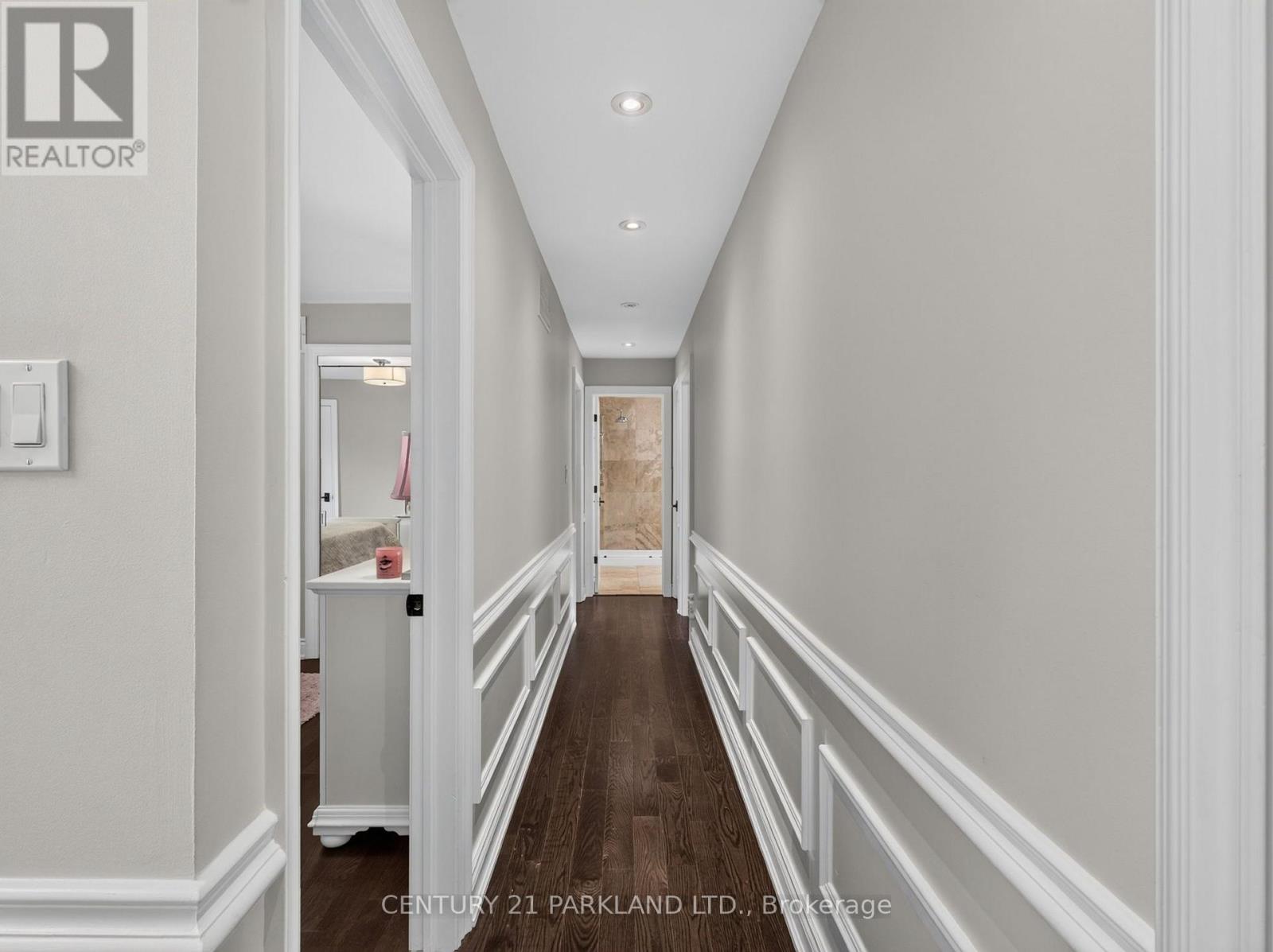 1302 HILLVIEW CRESCENT - 27