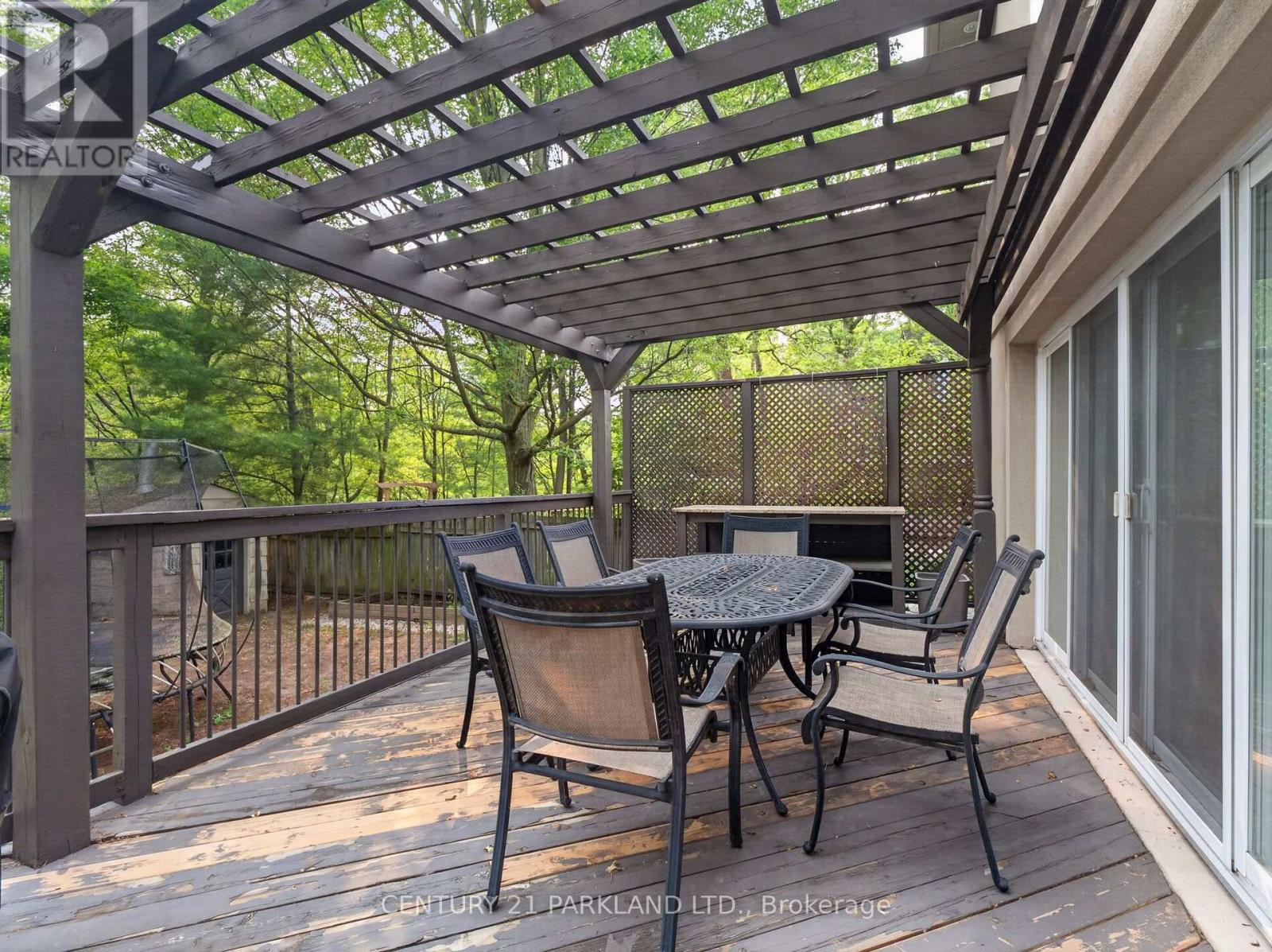 1302 HILLVIEW CRESCENT - 41
