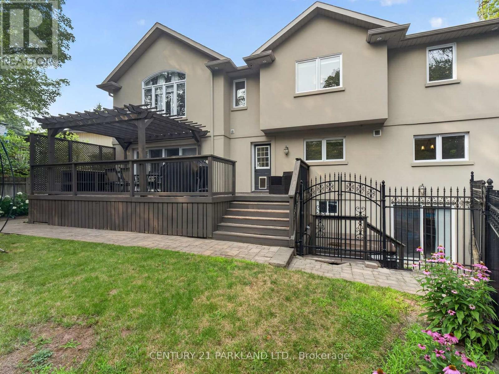 1302 HILLVIEW CRESCENT - 50