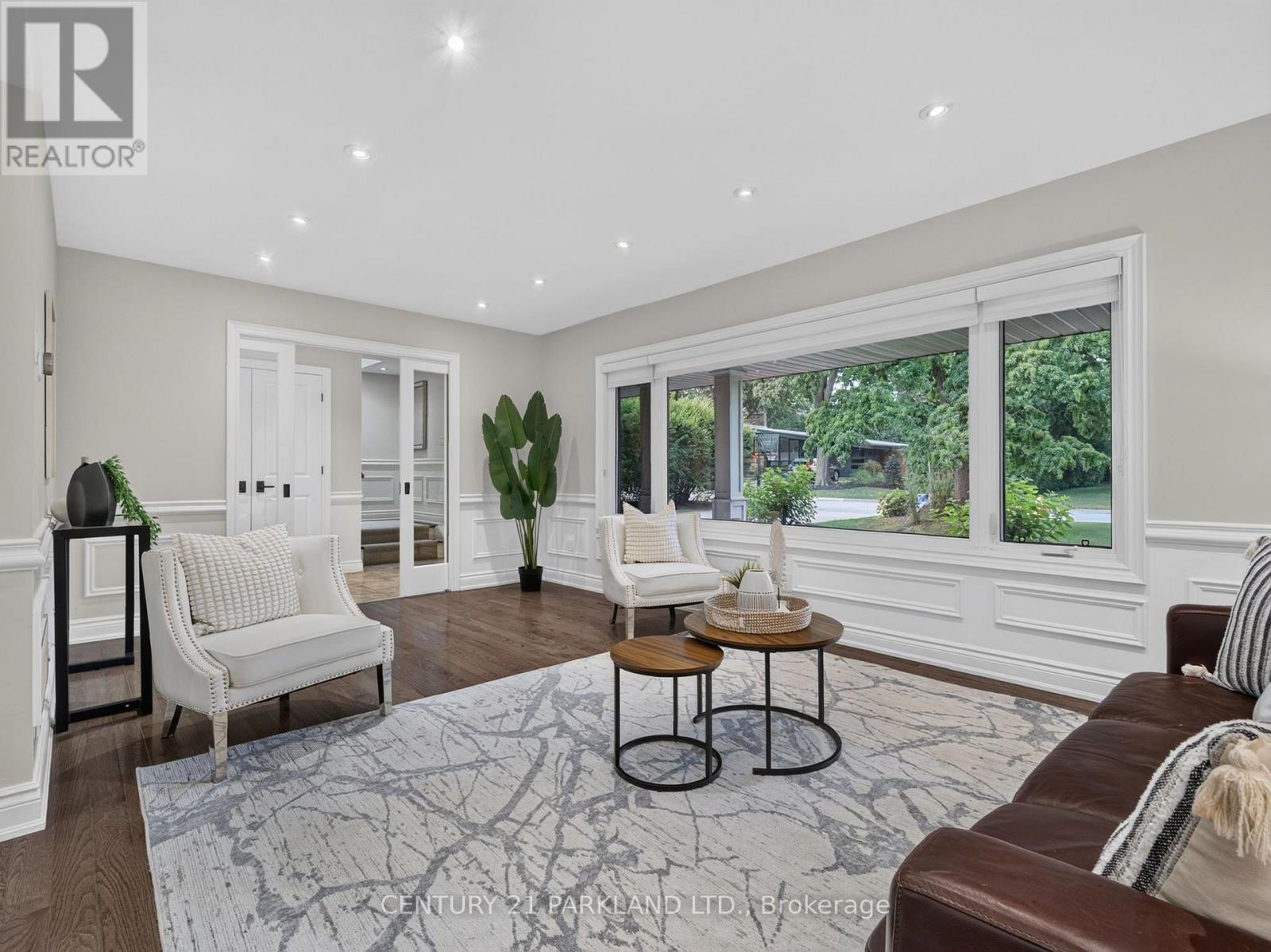 1302 HILLVIEW CRESCENT - 6