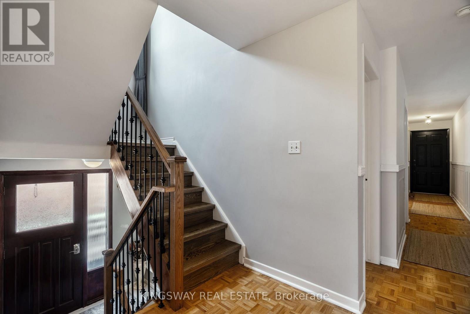 121 LAKE CRESCENT - 10