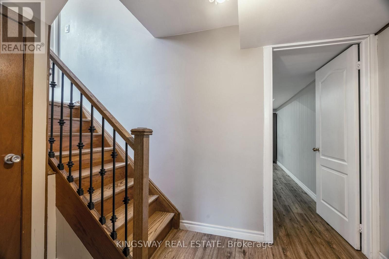 121 LAKE CRESCENT - 14