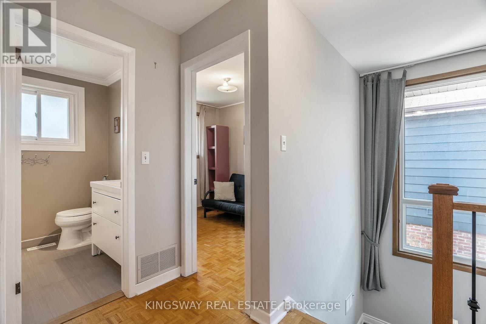 121 LAKE CRESCENT - 15