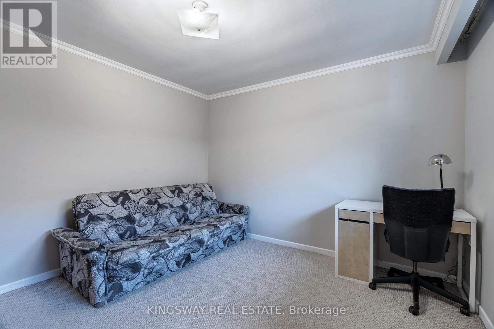 121 LAKE CRESCENT - 20