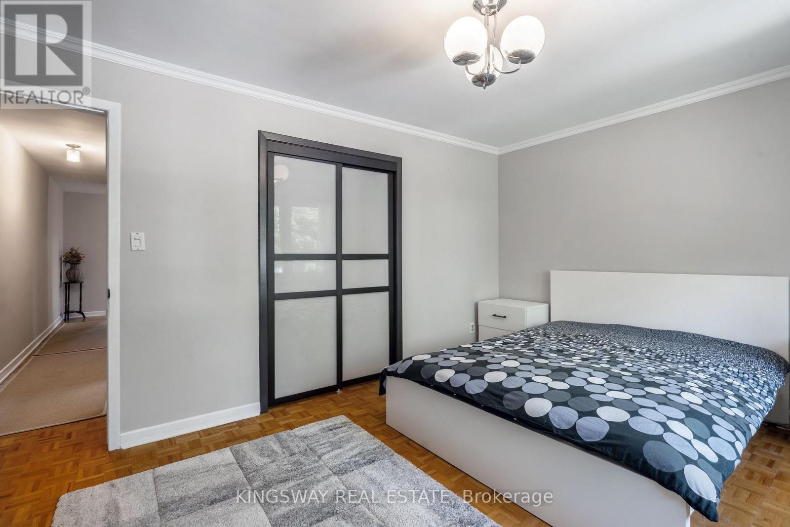 121 LAKE CRESCENT - 22