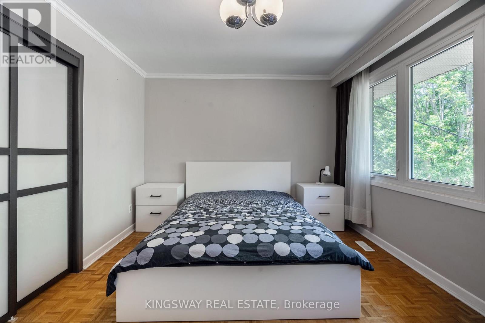 121 LAKE CRESCENT - 23