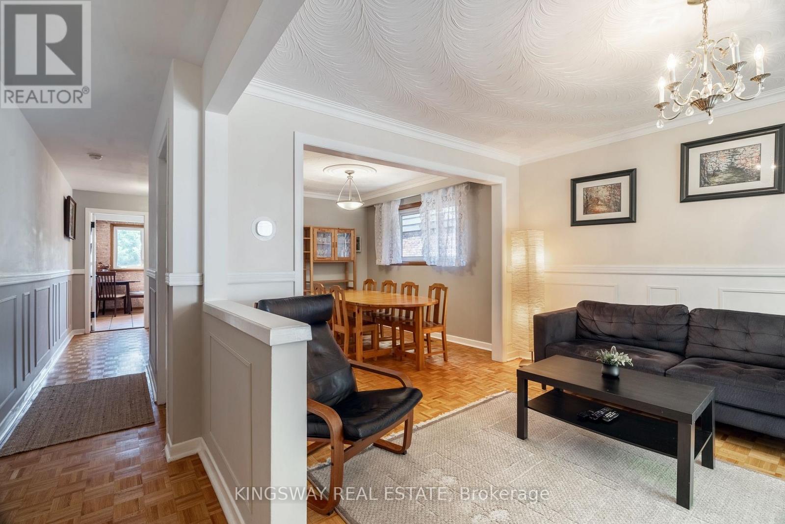 121 LAKE CRESCENT - 3