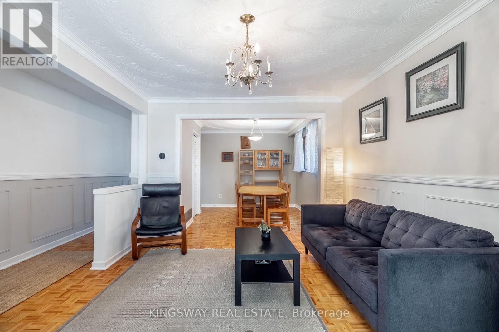 121 LAKE CRESCENT - 5