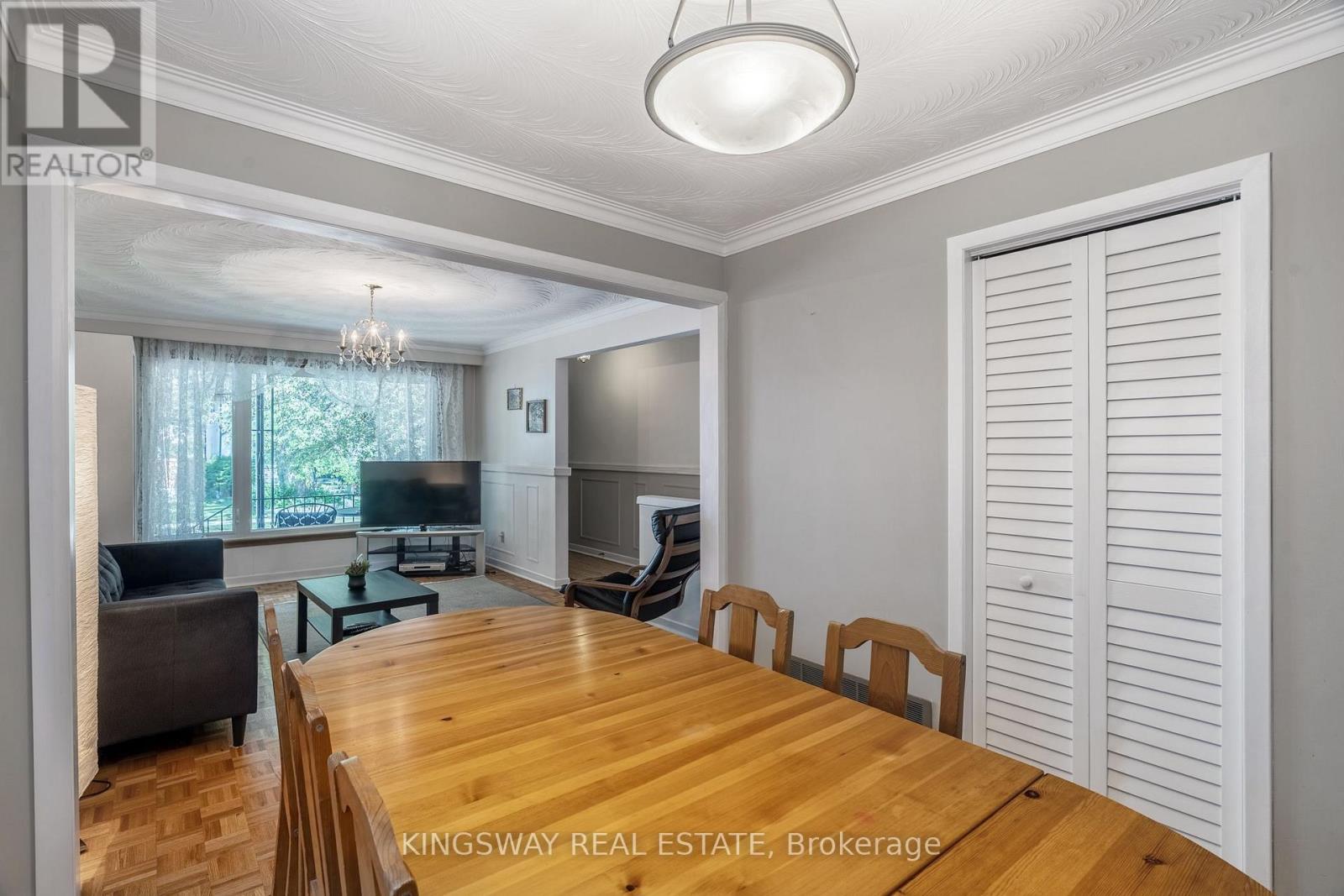 121 LAKE CRESCENT - 8