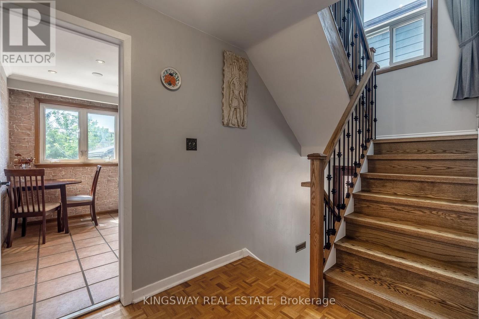 121 LAKE CRESCENT - 9