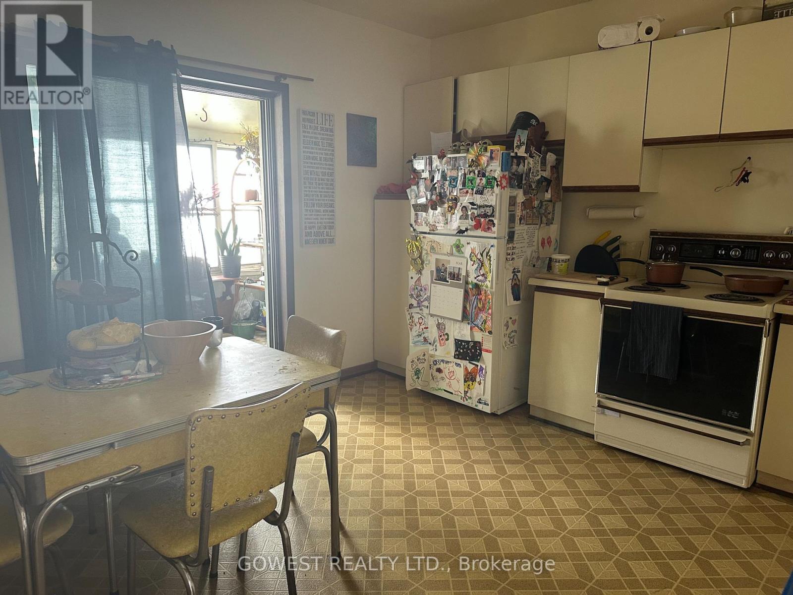 30 GRENADIER ROAD - 11