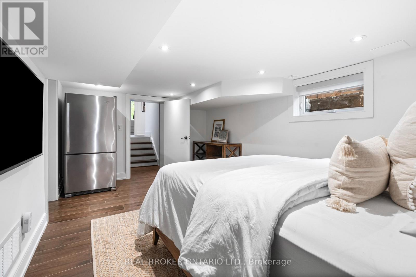 17 OLD OAK ROAD - 28