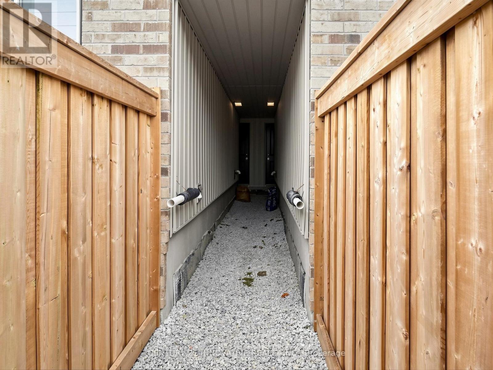 575 BOYD LANE - 35