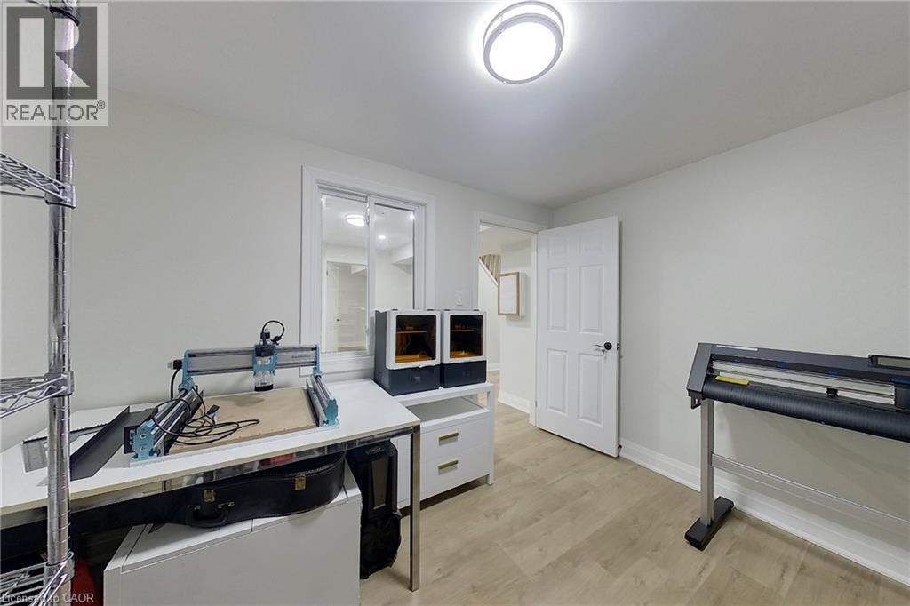 205 JANEFIELD Avenue - Image 30